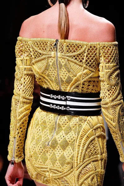 Look 28